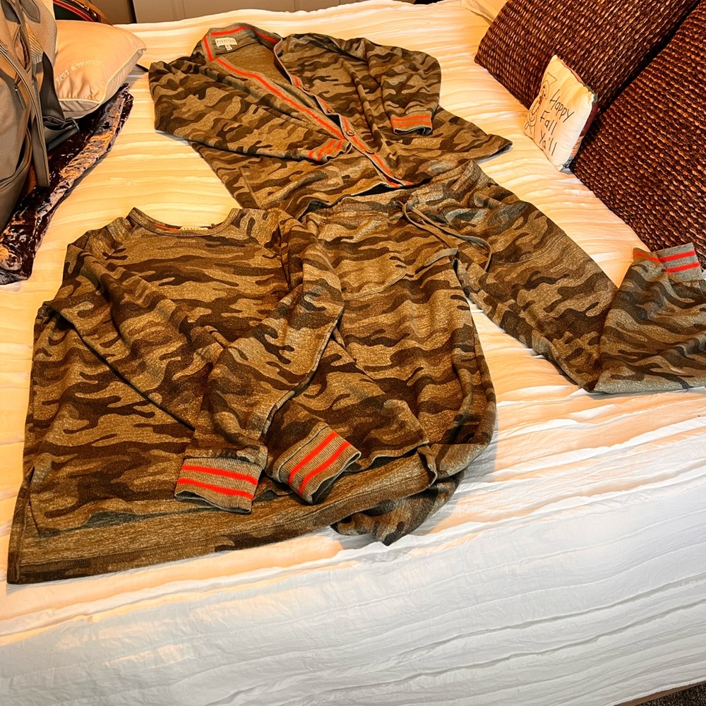 PJ Salvage 3 piece set! Errand running size XS Camo comes with Cardigan!